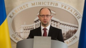 Яценюк выступил с официальным обращением к украинцам