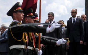 Петр Порошенко в экстренном режиме обратился к украинцам (+Видео)