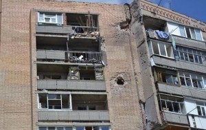 В жилой дом в Славянске попал снаряд (+Видео)