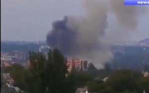 В сети появилось видео пожара в воинской части Донецка (+Видео)