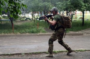 В Луганске Нацгвардия отбивалась от боевиков 10 часов, но не удержала позиции