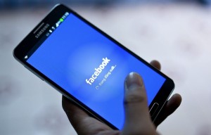 Facebook теперь доступен на украинском языке для iOS