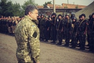 Порошенко одобрил отмену налогов на пенсии военным