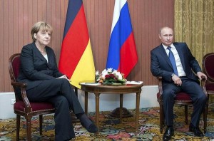 Путин и Меркель за закрытыми дверями обсудили “разногласиях в подходах” к событиям в Украине