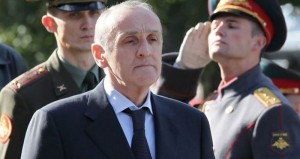 Президент Абхазии Александр Анкваб подал в отставку