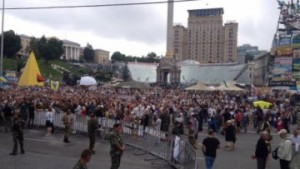 На Майдане вводят “сухой закон” и требуют от Кабмина отчет за 100 дней работы