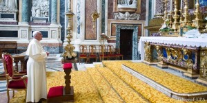 Папа Римский помолился за жертв напряжения в Украине
