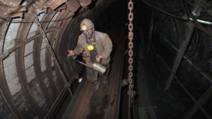 В результате аварии на шахте в Донецке погибло 7 горняков