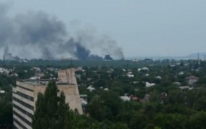 Обстреливают Луганск: снаряды попали в пять жилых домов – МВД