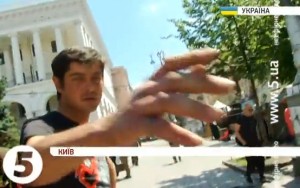 На Майдане напали на журналистов “5 канала” и СТБ (+Видео)