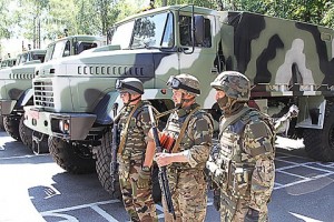 Украинская армия получит еще 100 единиц военной техники