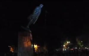 Украинец купил памятник Ленина за 250 тысяч гривен