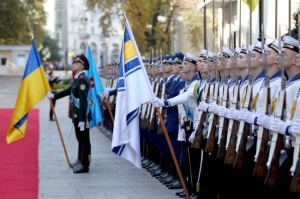 Порошенко пообещал армии 40 млрд грн в следующие три года