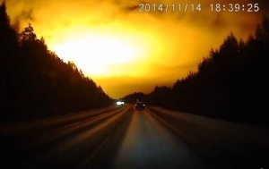 В сети появилось видео огромной вспышки в небе России (+Видео)