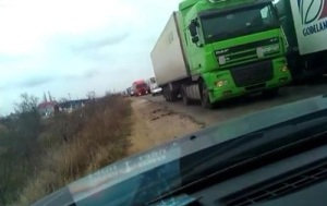 В очереди на паром в Крым стоит почти тысяча автомобилей (+Видео)