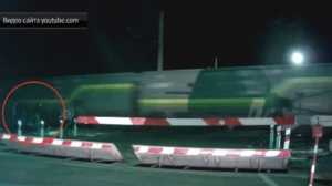 Видео жуткой гибели двух русских под колесами поезда выложили в интернет (+Видео)