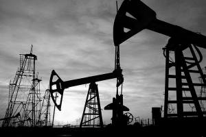 Цена на нефть упала ниже 62 долларов