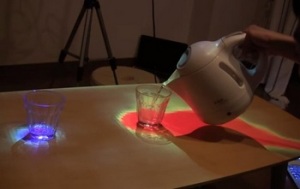 Японцы изобрели стол, показывающий температуру блюд (+Видео)