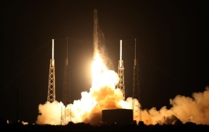 “Революционная” ракета SpaceX успешно стартовала к МКС (+Видео)