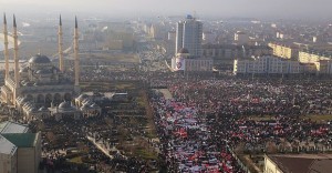 В столице Чечни проходит митинг численностью 800 тысяч человек