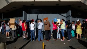 В Венесуэле запретили покупать еду чаще двух раз в неделю