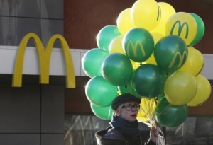 По Киеву полиция взяла в оцепление рестораны McDonald’s