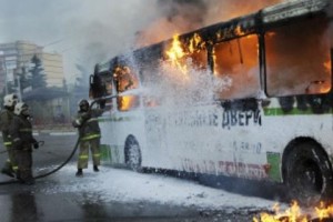 На блокпосту в районе Артемовска подорвался автобус с людьми