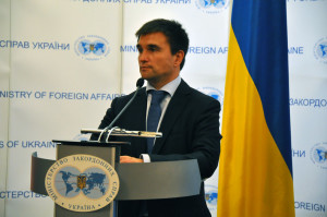 МИД насчитал три миллиона украинцев в России