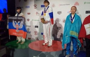 Украинская спортсменка на чемпионате мира вышла с флагом ДНР (+Видео)