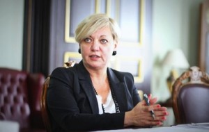 Гонтарева призвала МВФ забрать транш у Украины
