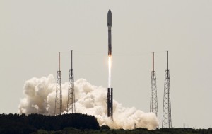 Ракета Falcon 9 успешно стартовала с мыса Канаверал (+Видео)