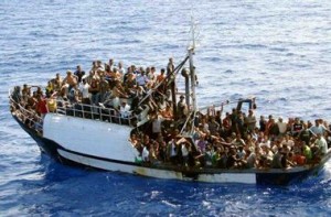 В Средиземном море затонуло судно с 250 беженцами