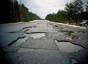 Обещанного три года ждут: ремонт худшей трассы Украины так и не начался