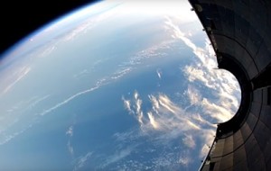 SpaceX показала видео падения части ракеты на Землю (+Видео)
