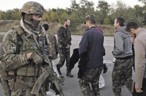 В заложниках у боевиков остаются около 200 украинцев – советник главы СБУ