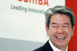 Президент Toshiba подал в отставку из-за финансового скандала