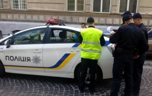 Полиция во Львове попала в ДТП через день после присяги
