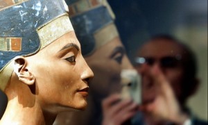 Найдена предположительая гробница царицы Нефертити
