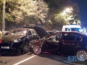 В Киеве Subaru, вылетев на встречку, разбила пять машин