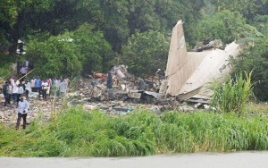 Пользователи соцсетей опубликовали видео катастрофы Ан-12 в Южном Судане (+Видео)