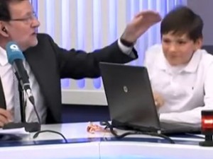 Испанский премьер отвесил сыну подзатыльник в прямом эфире (+Видео)