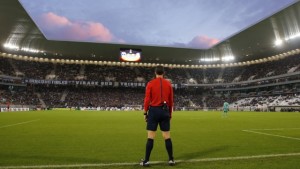 UEFA не стал отменять матчи Лиги чемпионов и Лиги Европы из-за терактов в Париже