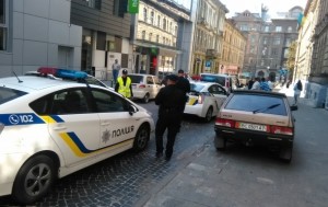 В Киеве женщина на Range Rover устроила скандал полиции