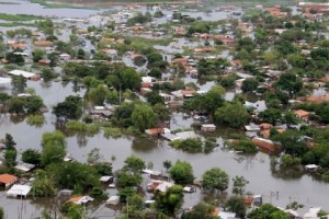 В Южной Америке более 180 тыс. человек покинули дома из-за наводнений