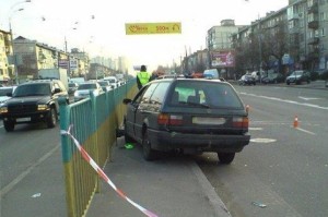 Появилось видео, как убегающий от погони водитель сбил пешехода в Киеве