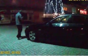 Во Львове задержали пьяного полицейского на BMW