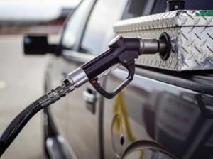 Стоимсоть литра бензина в США упала до исторического минимума – ниже 10 центов