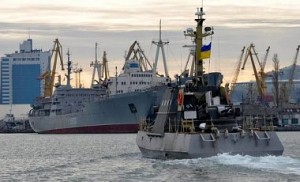В Черном море корабль РФ попытался захватить украинский спасательный катер