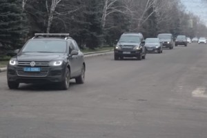 В сеть попало вижео кортежа Порошенко в Краматорске (+Видео)
