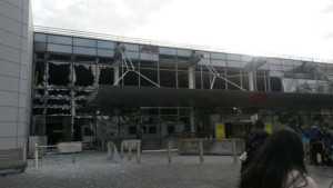 В сеть попало видео взрыва в аэропорту Брюсселя (+Видео)